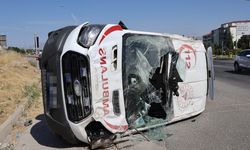 Elazığ'da Ambulans Kaza Yaptı 5 Yaralı