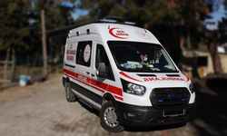 Mersin'de Ambulansın Önünü Kesip Camlarını Yumrukladı