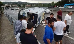 Ambulans Kaza Yaptı: 4 Kişi Yaralandı