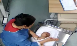 Kuvözde hemşire şiddeti