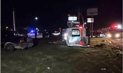Ambulans kaza yaptı; 5 yaralı