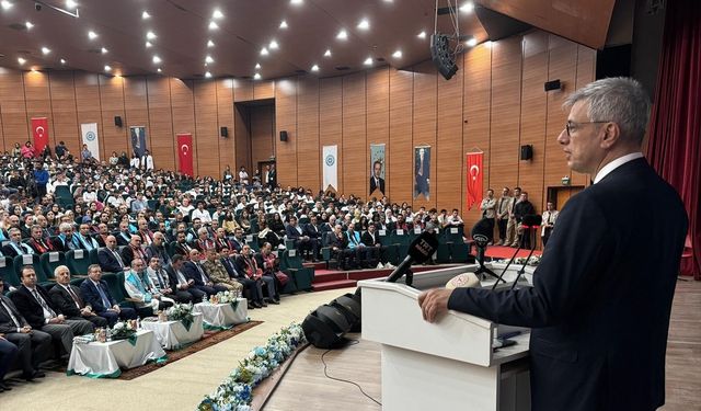 Bakan Memişoğlu, Kafkas Üniversitesi Akademik Yılı Açılış Töreni'nde konuştu