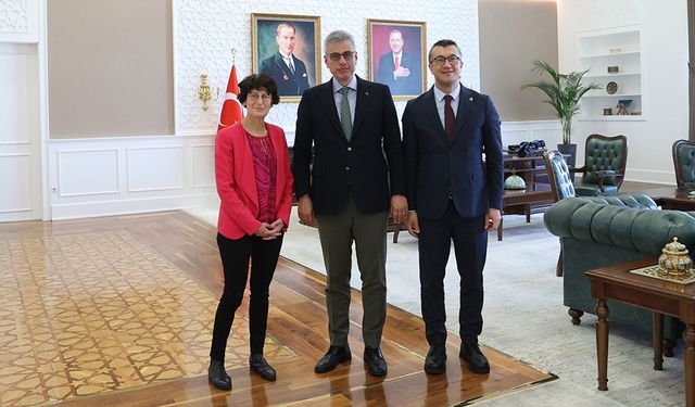 Bakan Memişoğlu, TÜSEB Başkanı Kervan ve beraberindeki heyetle bir araya geldi