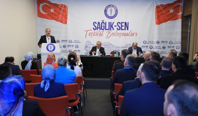 "Sağlık Sen: Sağlık Profesyonellerine Muayene Önceliği Verilmesi Konusunda Israrcıyız"