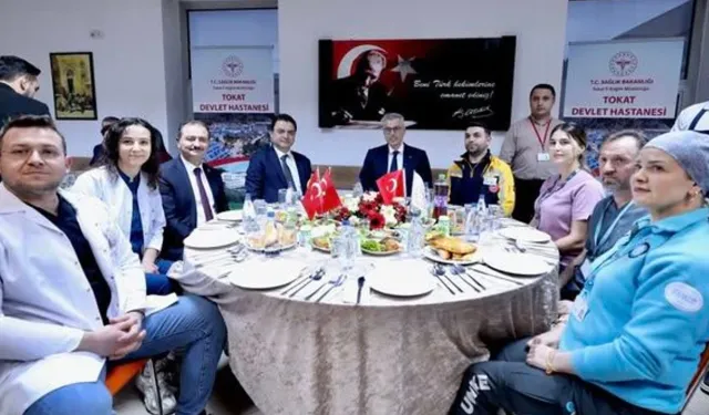Sağlık Bakanı Memişoğlu, Sağlık Çalışanlarıyla İftar Sofrasında Buluştu