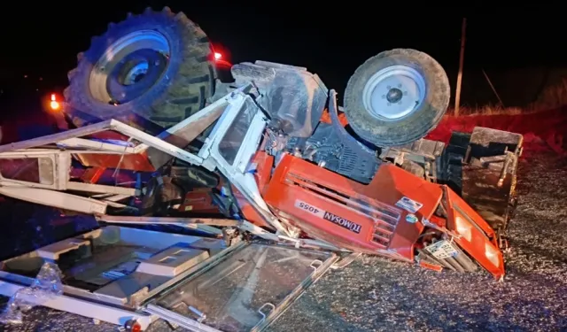 Ambulans Traktörle Çarpıştı: 4 Kişi Yaralandı