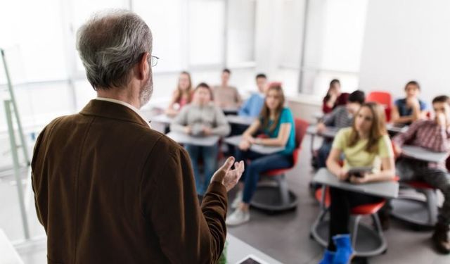 Üniversiteler de hoca sıkıntısı sağlık hizmetlerine ulaşımı zora sokmaktadır