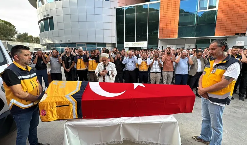 İzmir'de kazada ölen ambulans şoförü için tören düzenlendi