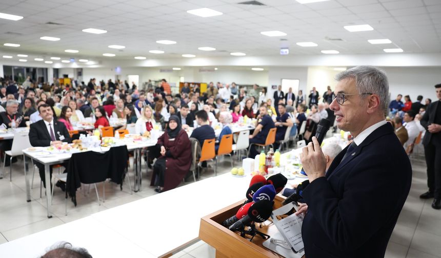 Bakan Memişoğlu, sağlık çalışanlarıyla iftarda bir araya geldi