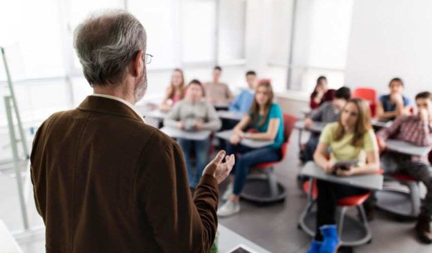 Üniversiteler de hoca sıkıntısı sağlık hizmetlerine ulaşımı zora sokmaktadır